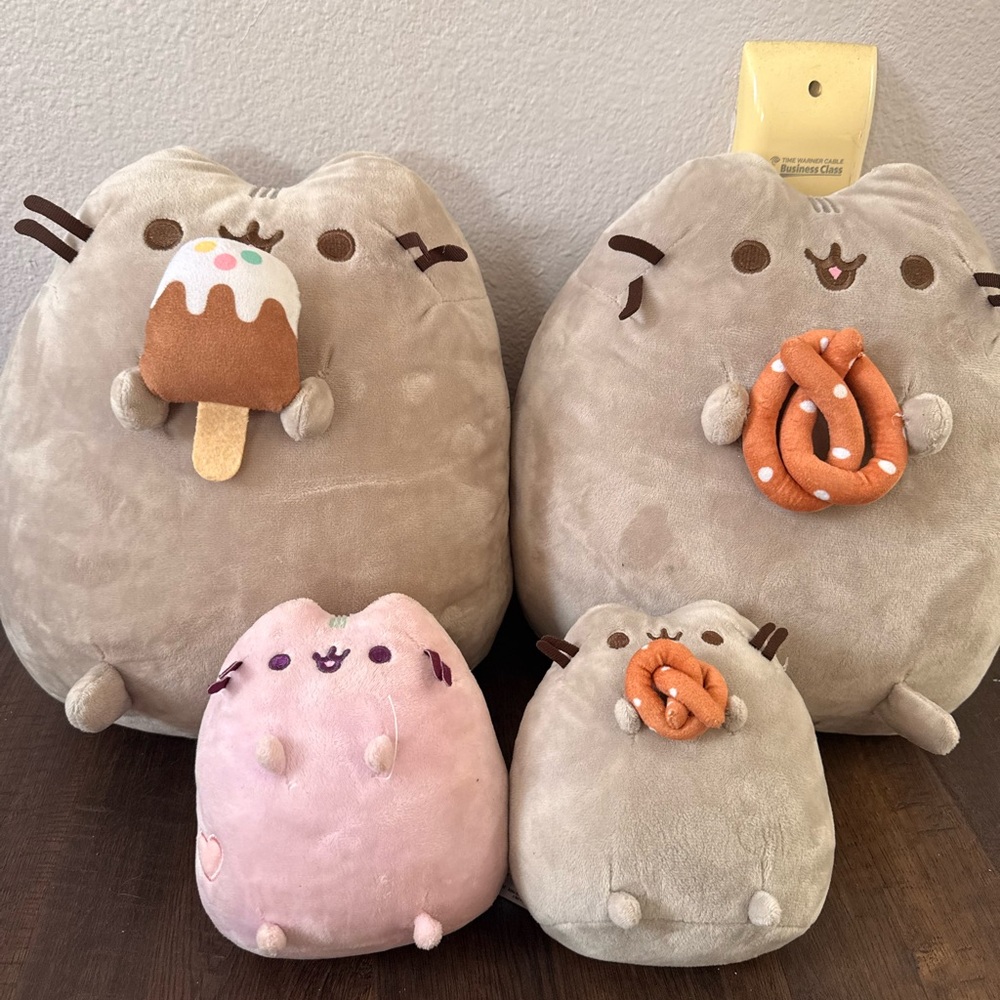 Cute Pusheen Plush Set
